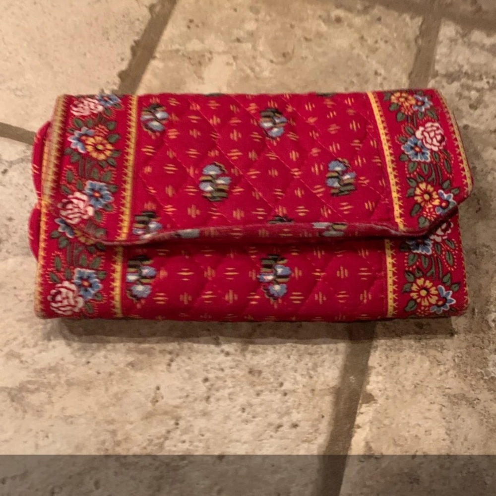 Cross over wallet